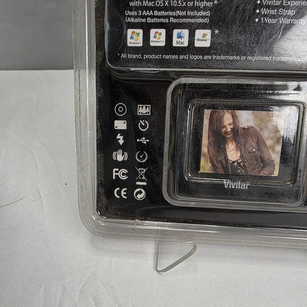 Vivitar ViviCam 7020 7.1MP Digital Camera Y2K Digicam Vintage 2000s Tech